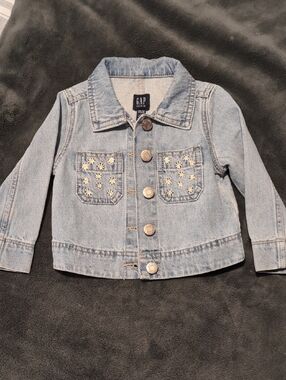 GAP Light Wash Denim Jacket with Daisy Embroidery - Girls 2T